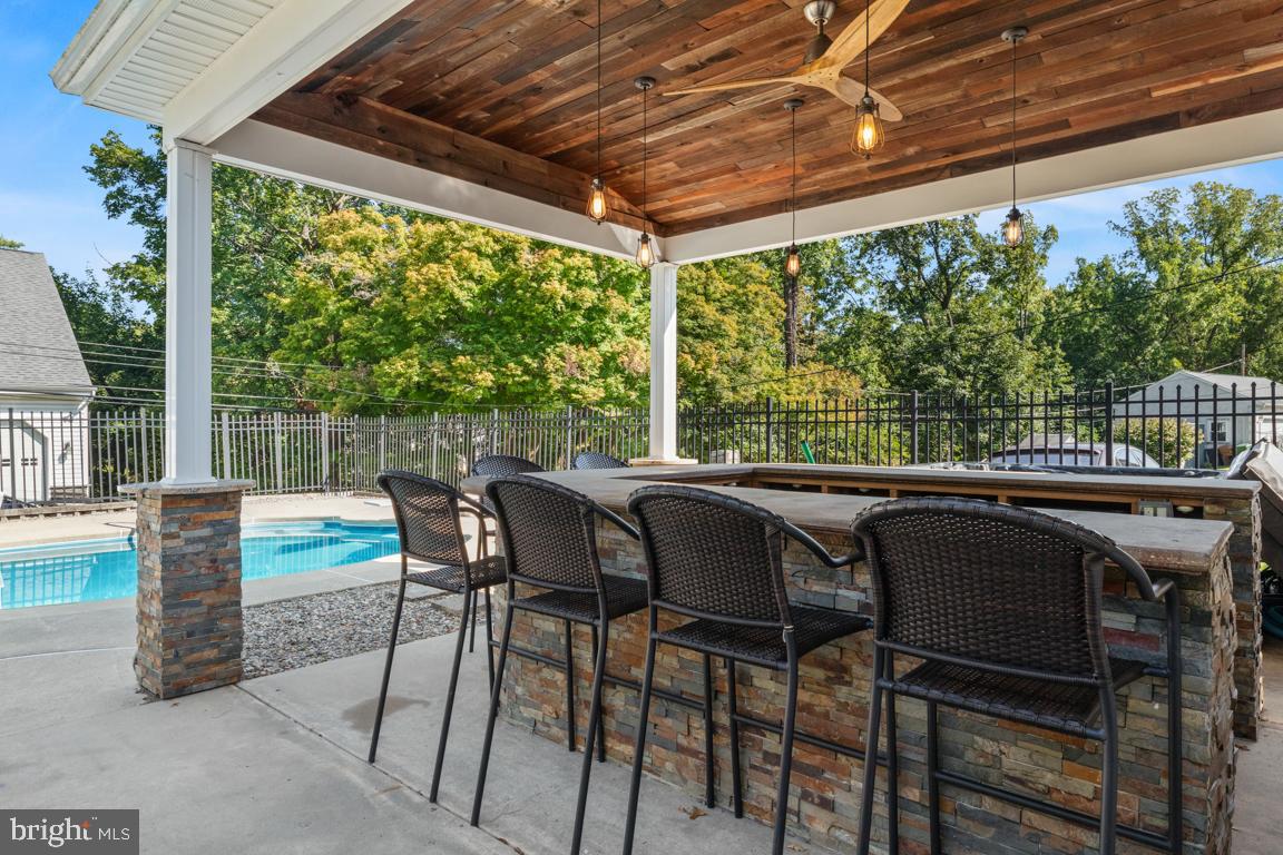 AMBLER HOUSE - Residential