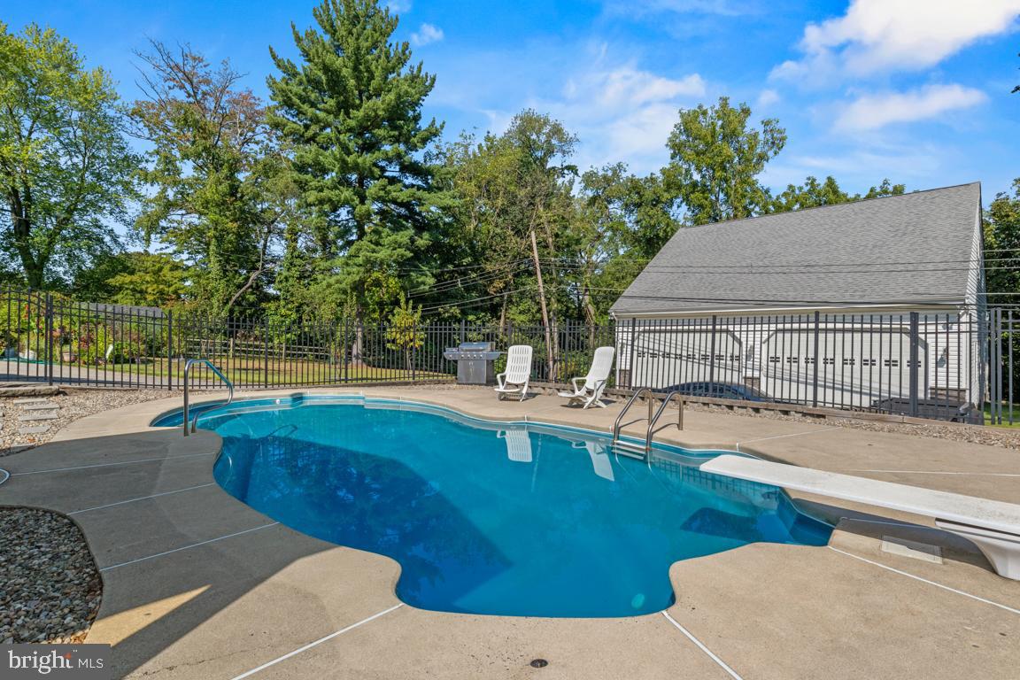 AMBLER HOUSE - Residential