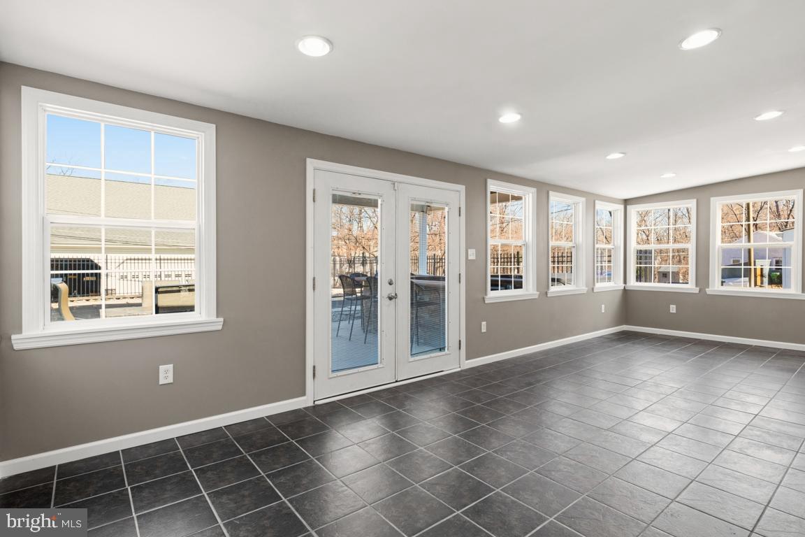 AMBLER HOUSE - Residential