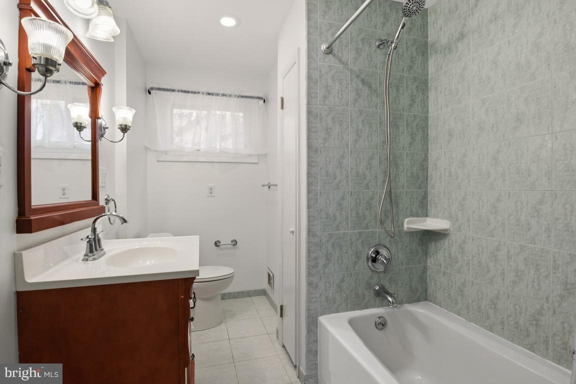 AMBLER HOUSE - Residential