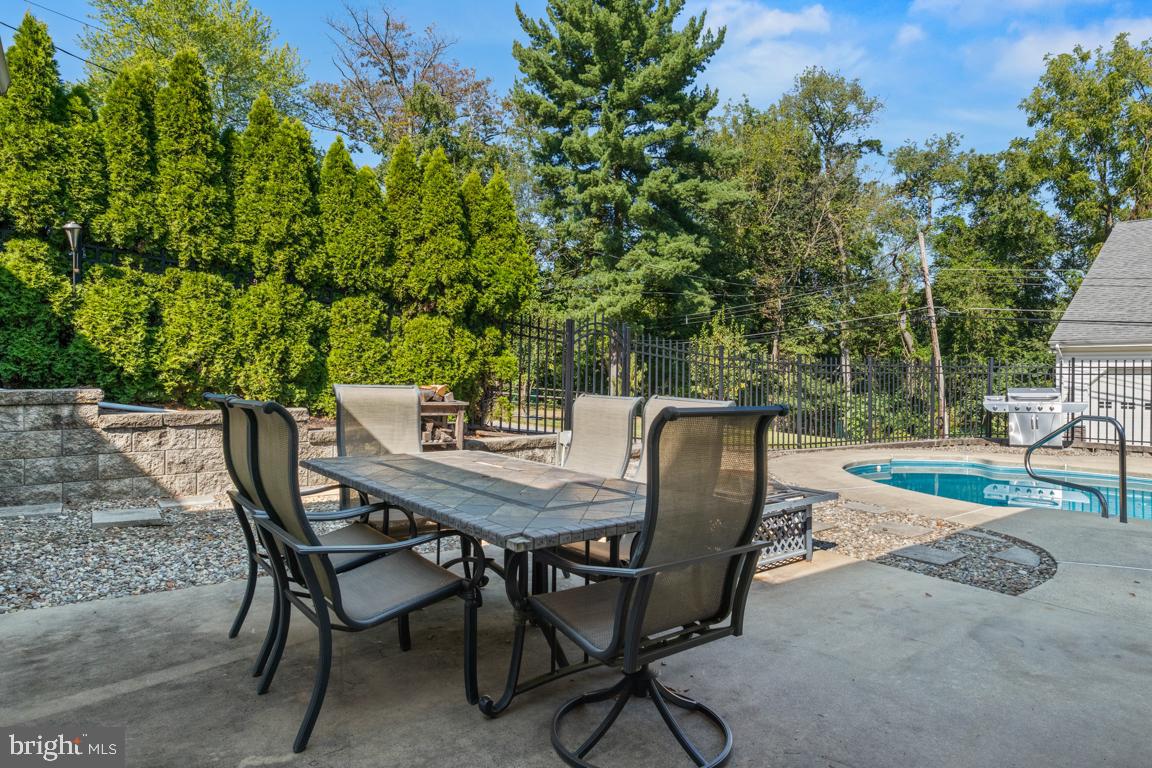 AMBLER HOUSE - Residential