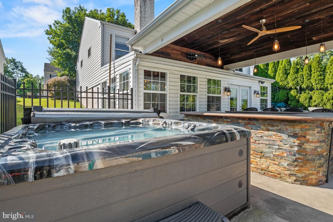 AMBLER HOUSE - Residential