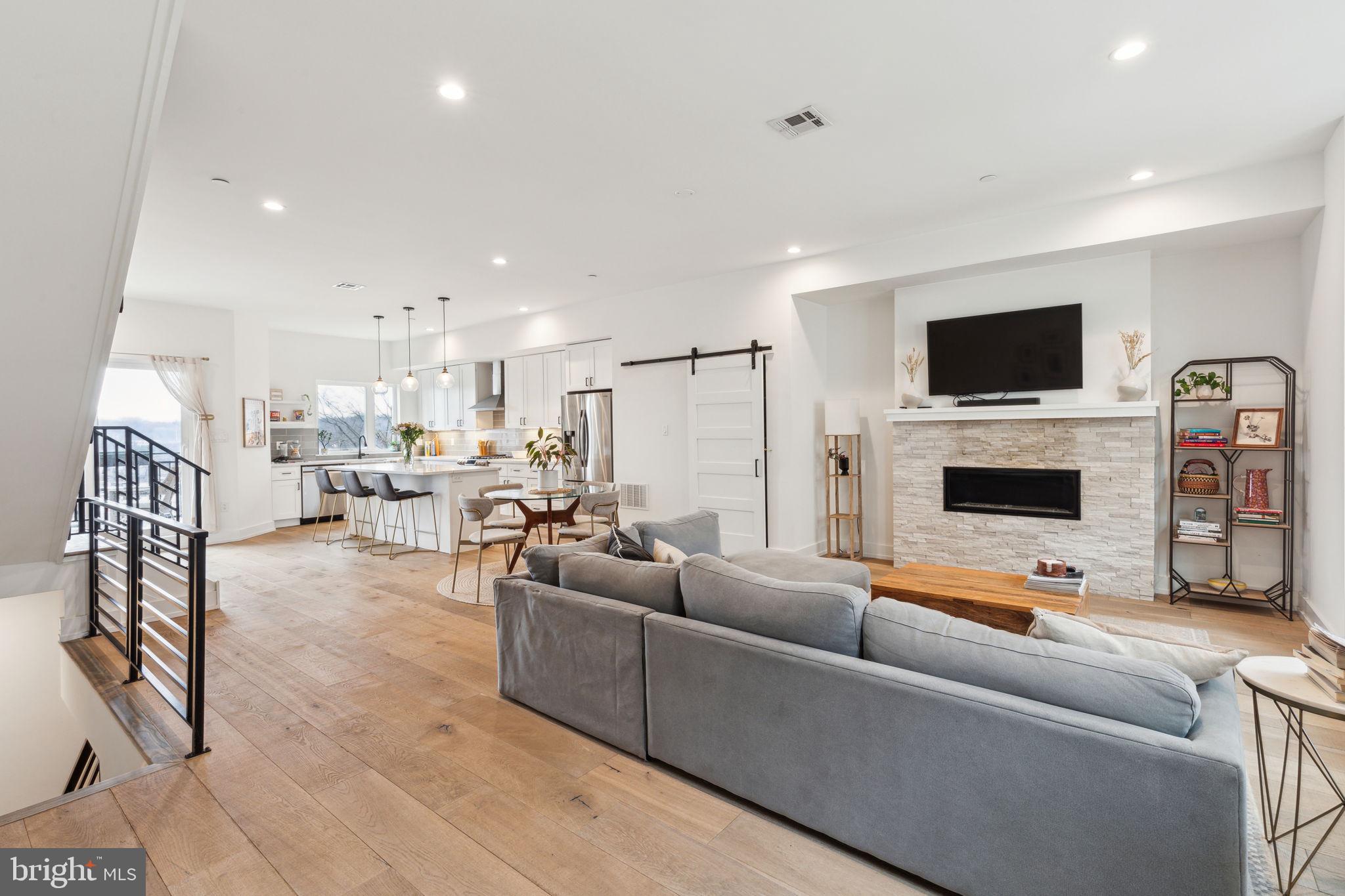 MANAYUNK - Residential Lease