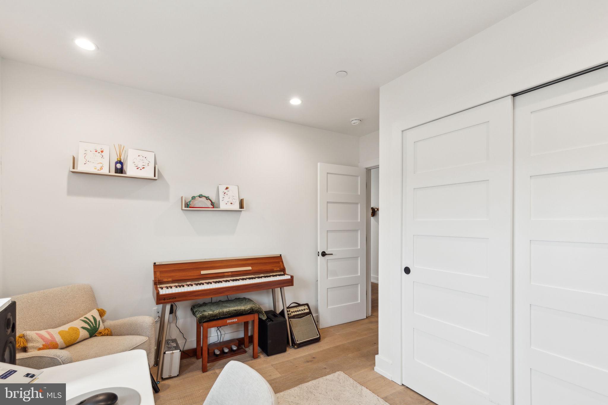 MANAYUNK - Residential Lease