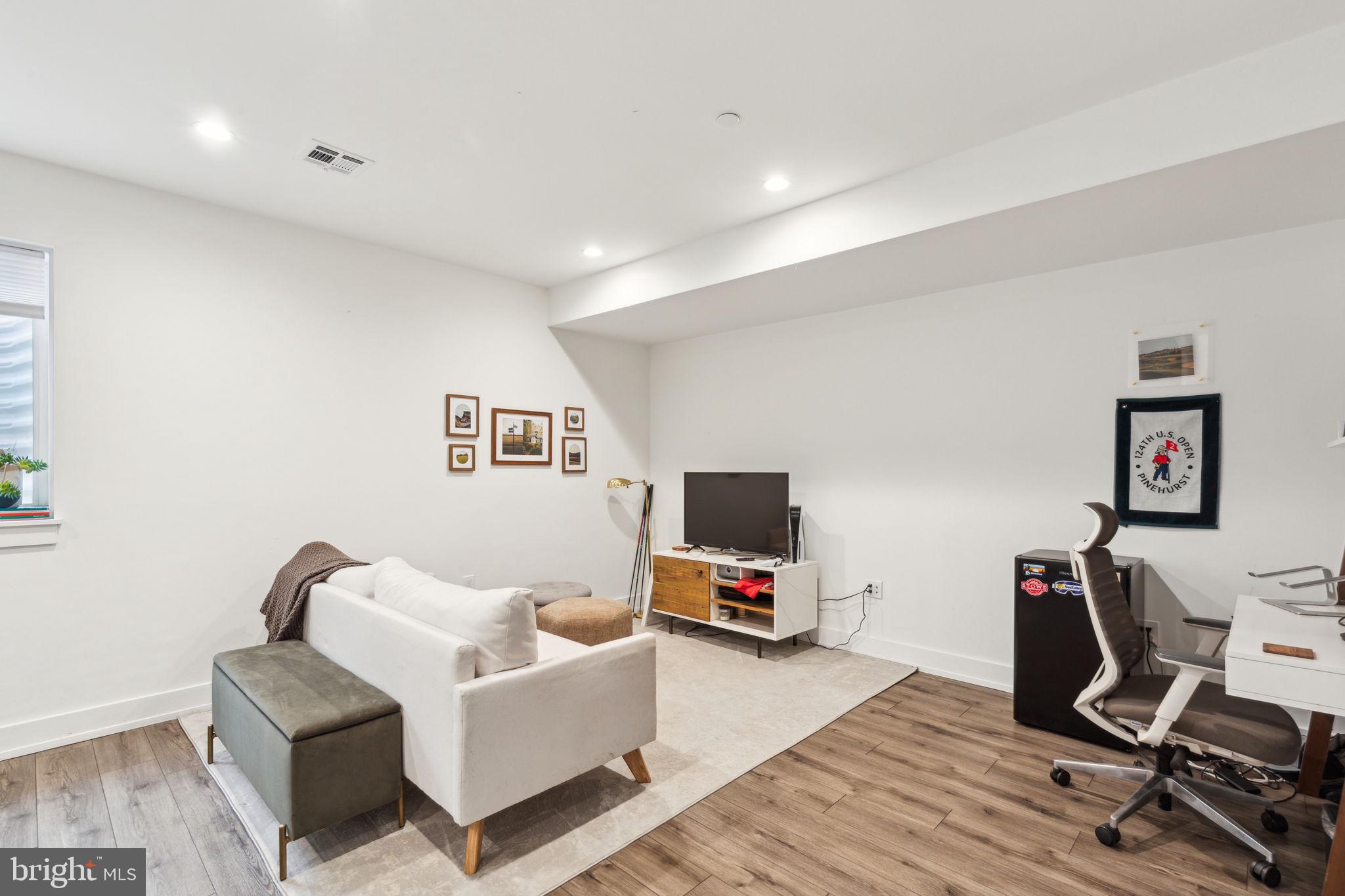 MANAYUNK - Residential Lease