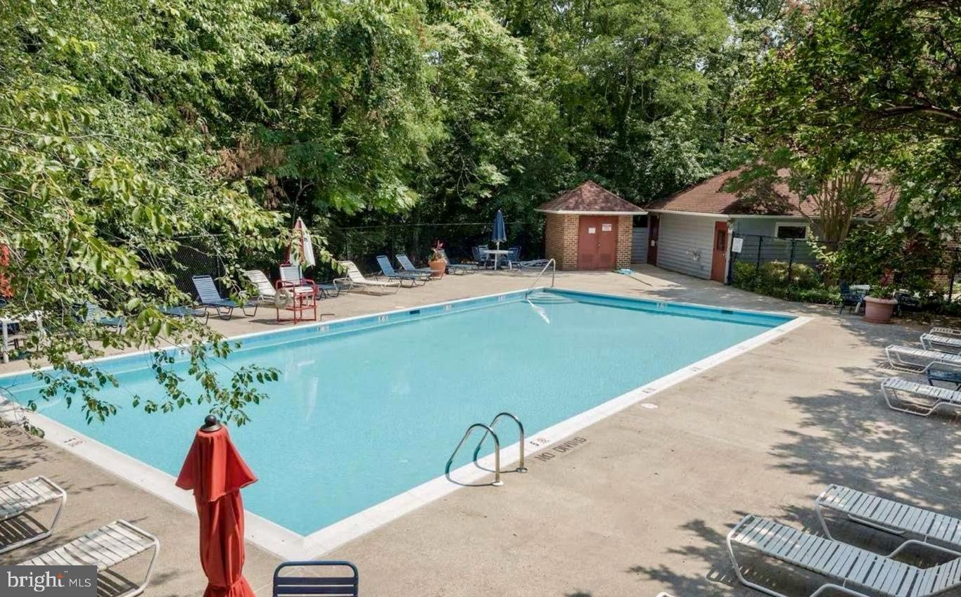 LAKE HERON CONDO - Residential