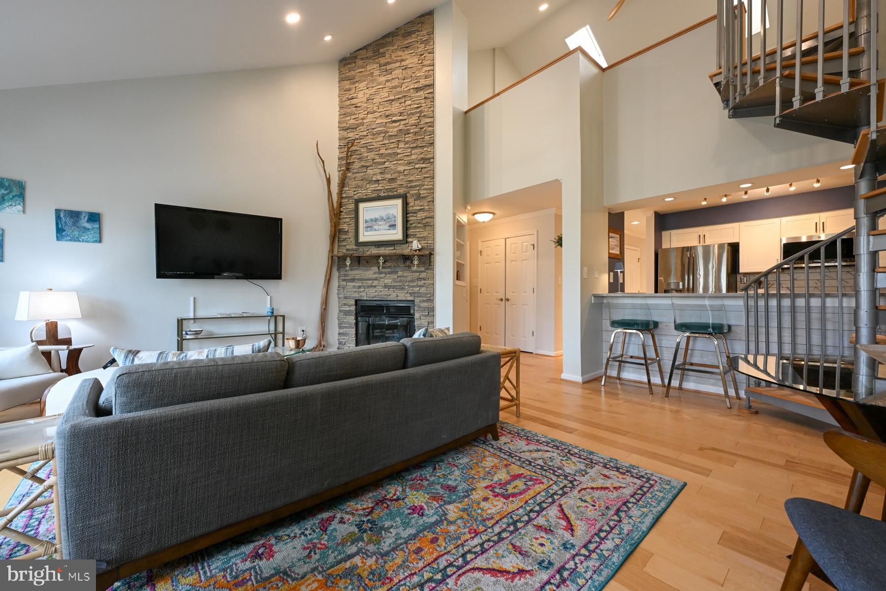 LAKE HERON CONDO - Residential