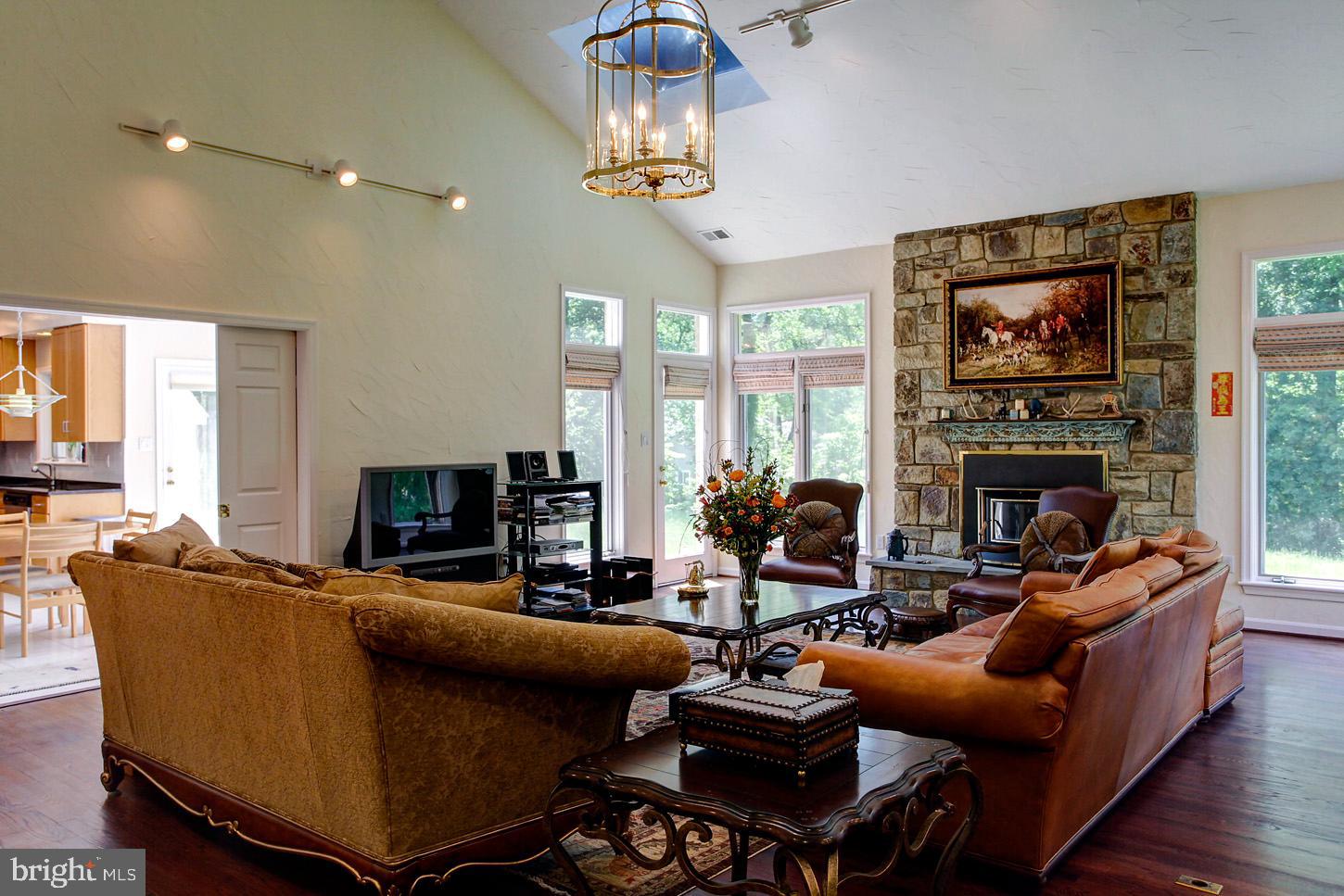 SADDLE RIDGE - Residential