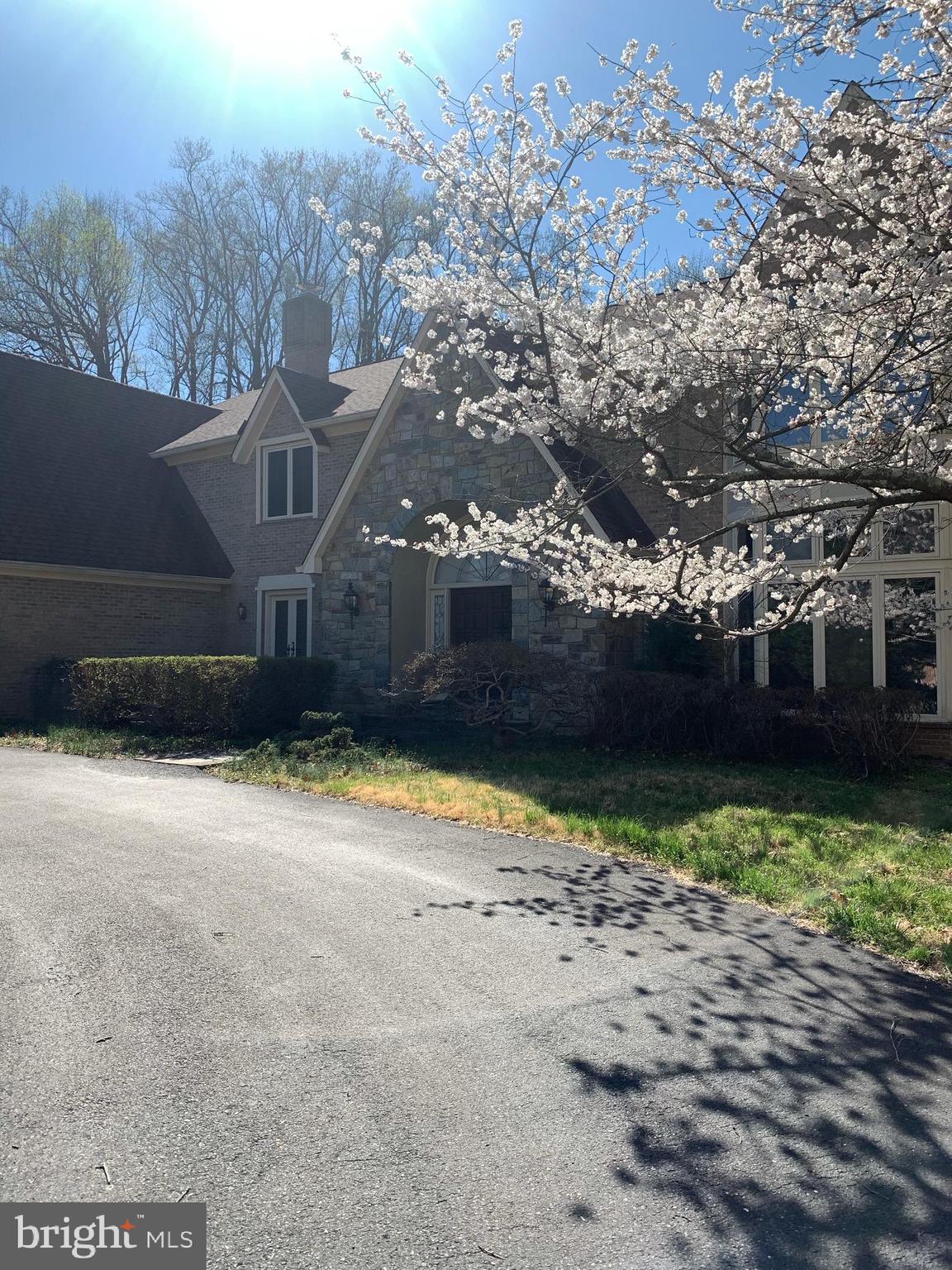 SADDLE RIDGE - Residential