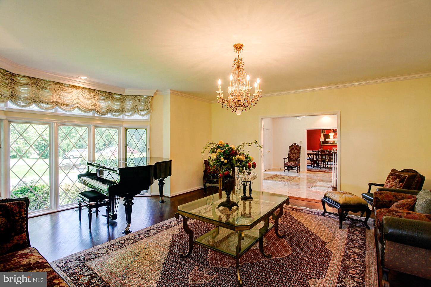 SADDLE RIDGE - Residential