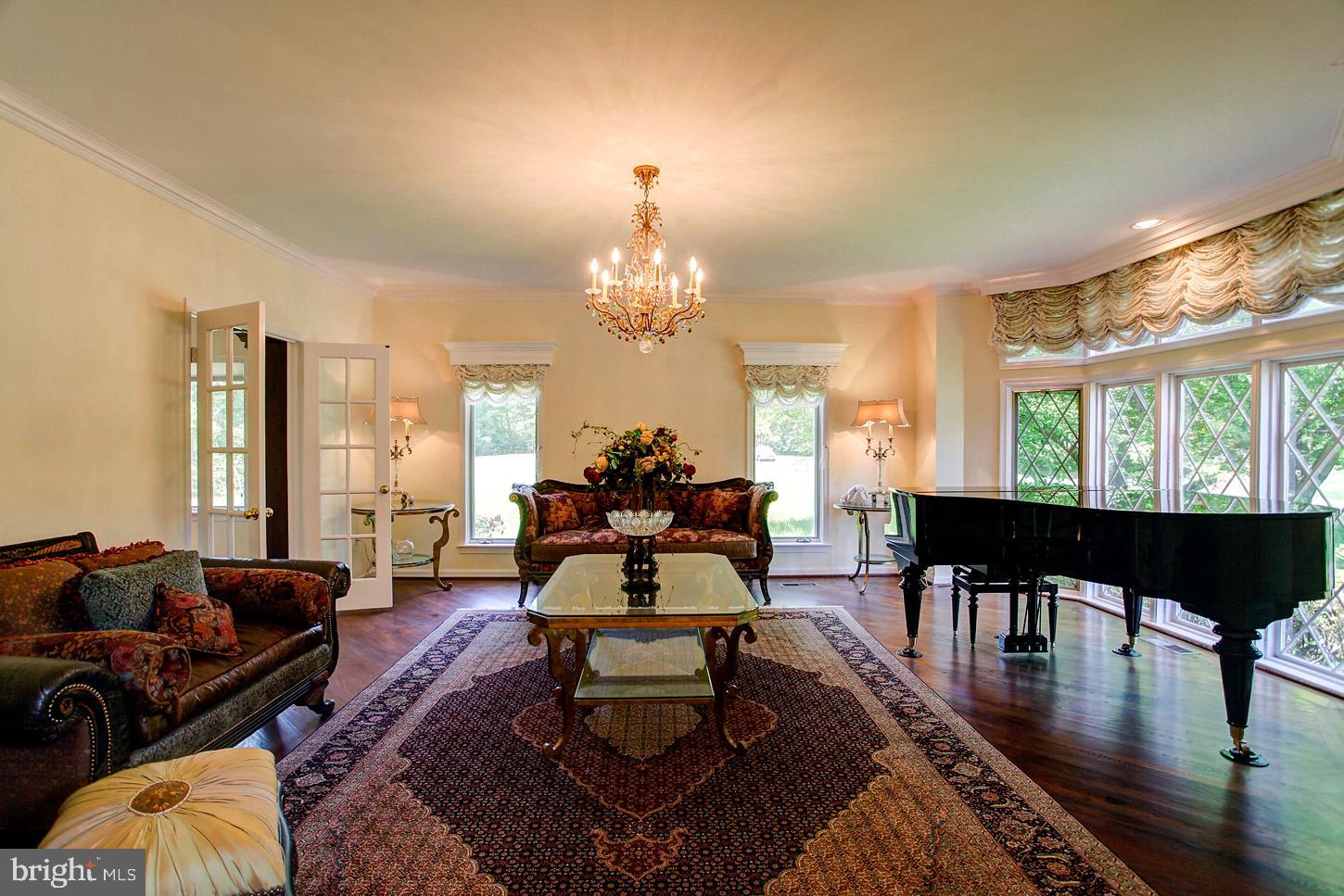 SADDLE RIDGE - Residential