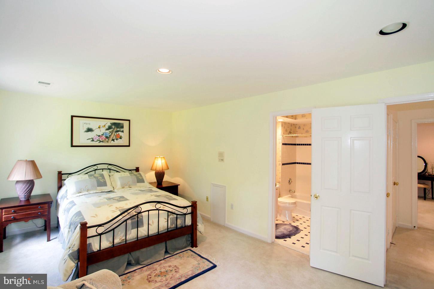 SADDLE RIDGE - Residential