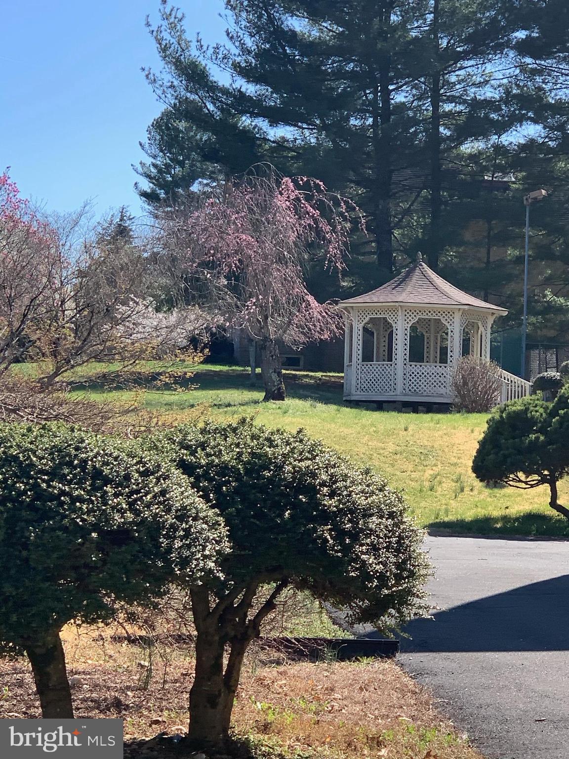 SADDLE RIDGE - Residential