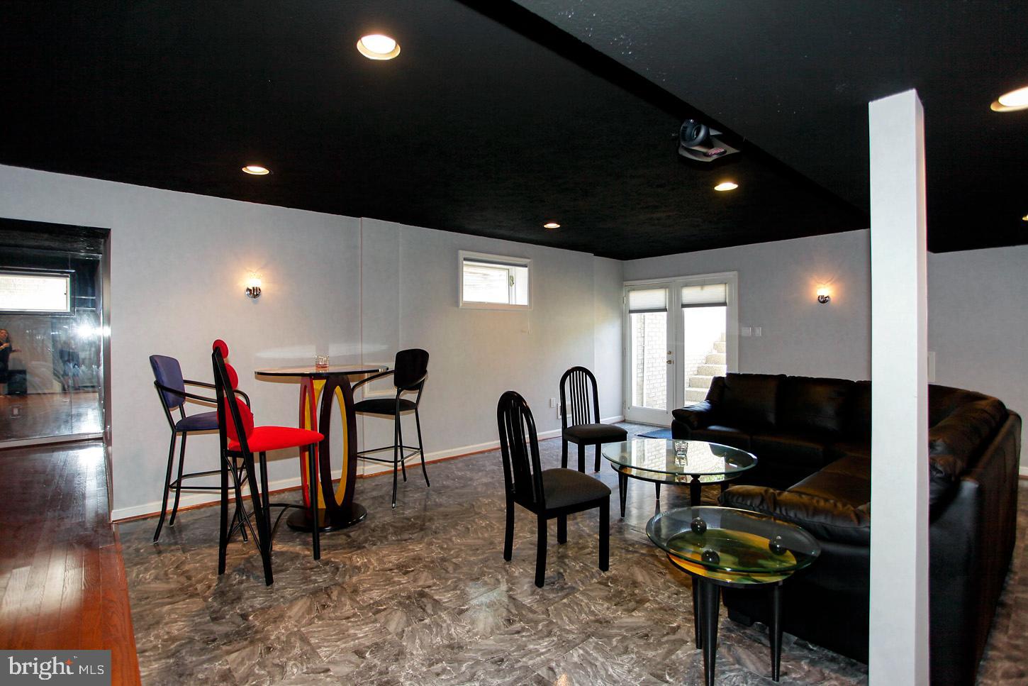 SADDLE RIDGE - Residential