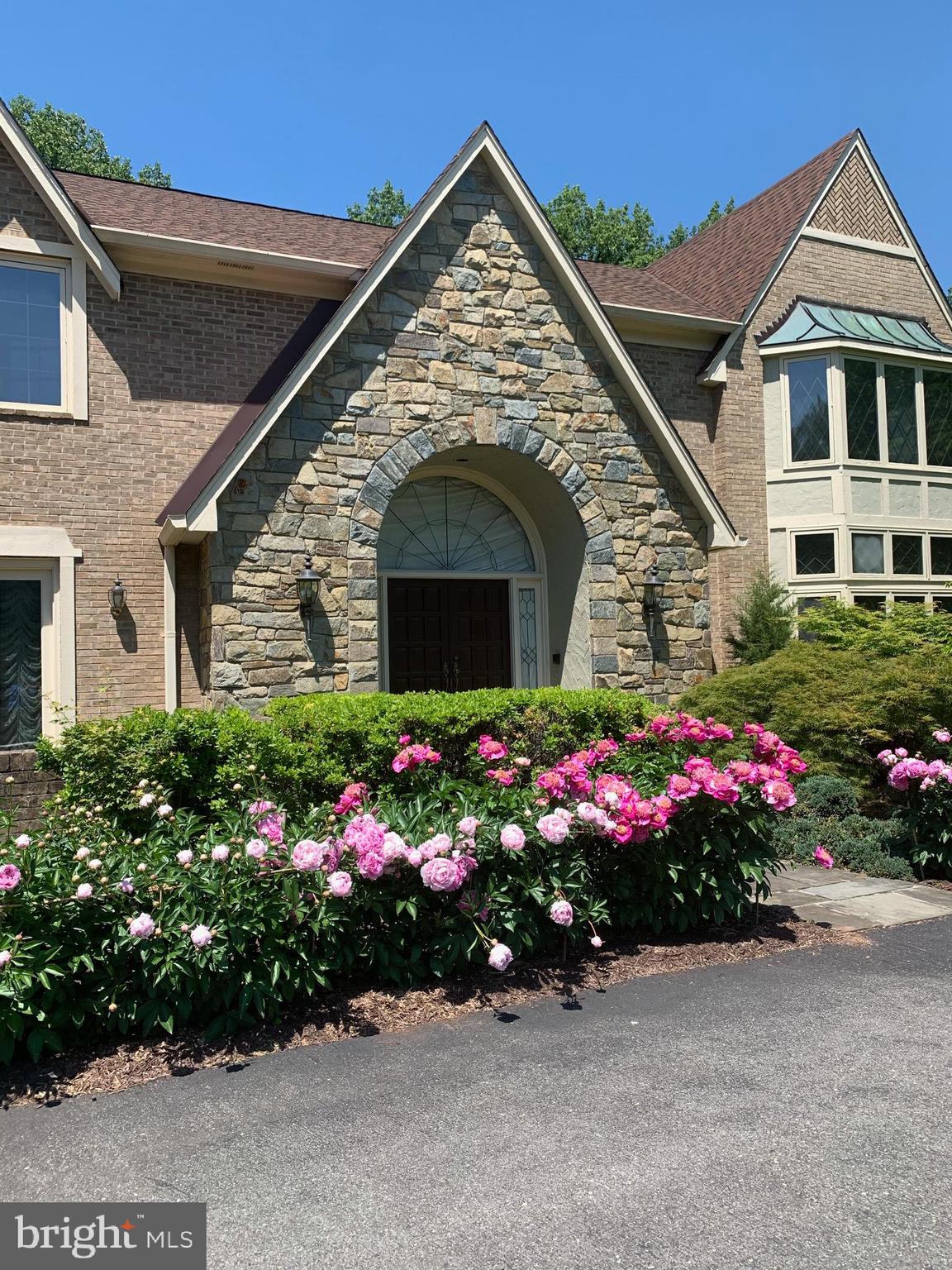 SADDLE RIDGE - Residential