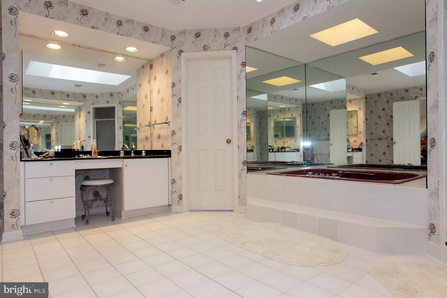 SADDLE RIDGE - Residential