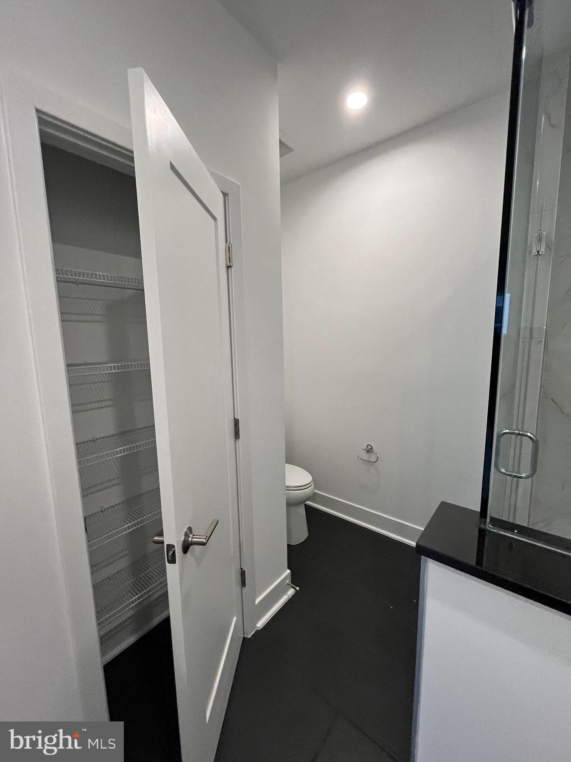 TYSONS RIDGE - Residential Lease