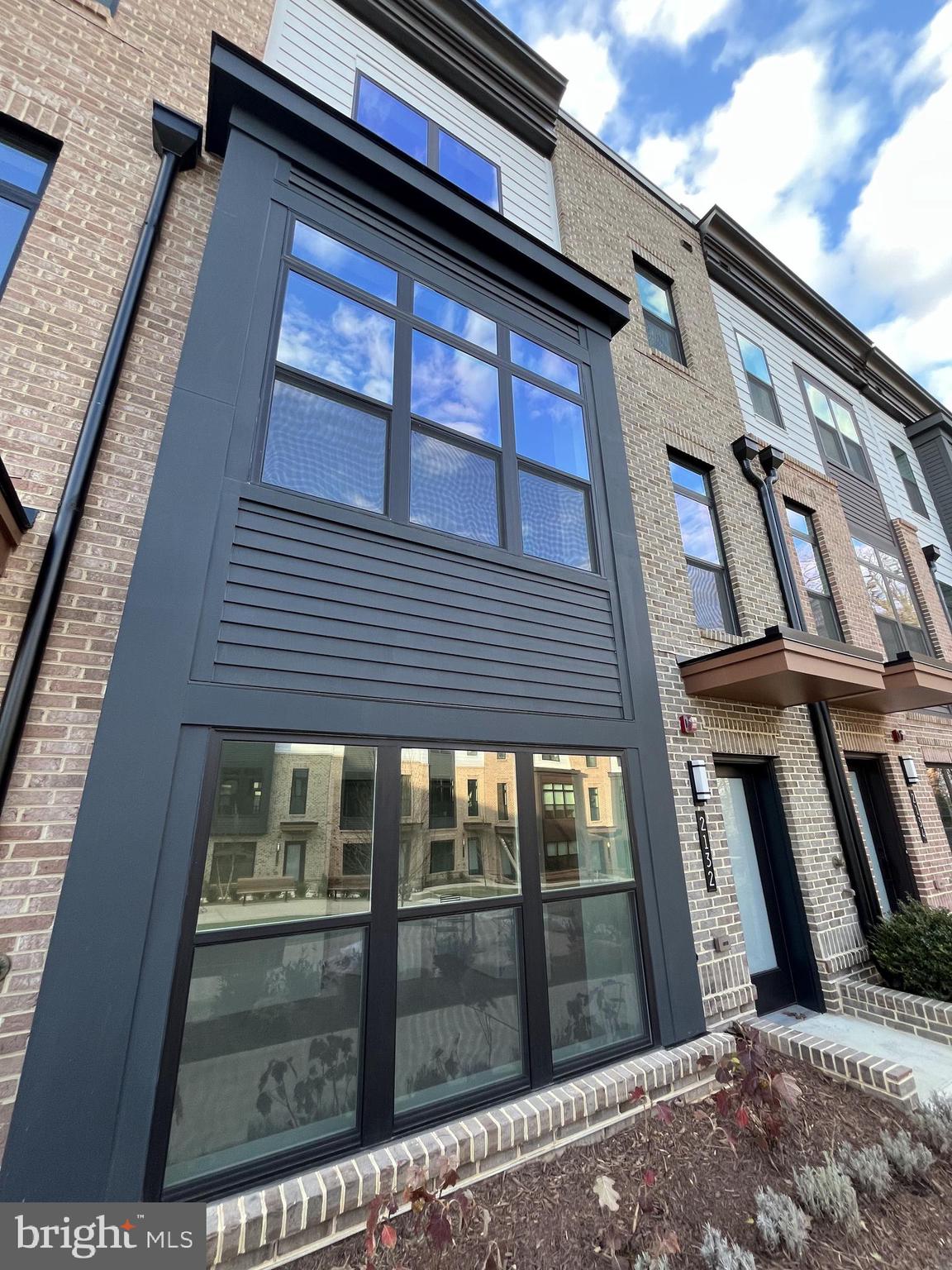 TYSONS RIDGE - Residential Lease