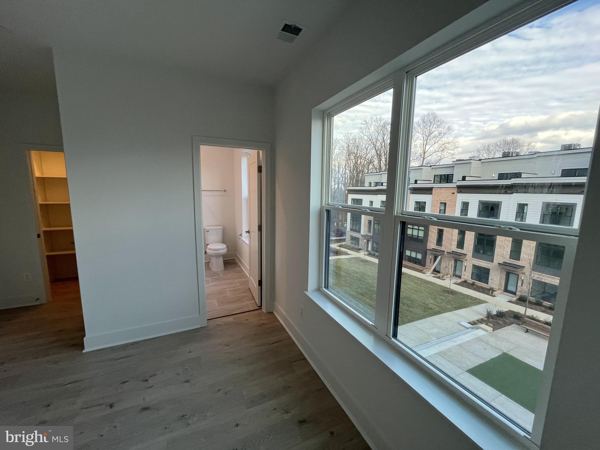 TYSONS RIDGE - Residential Lease