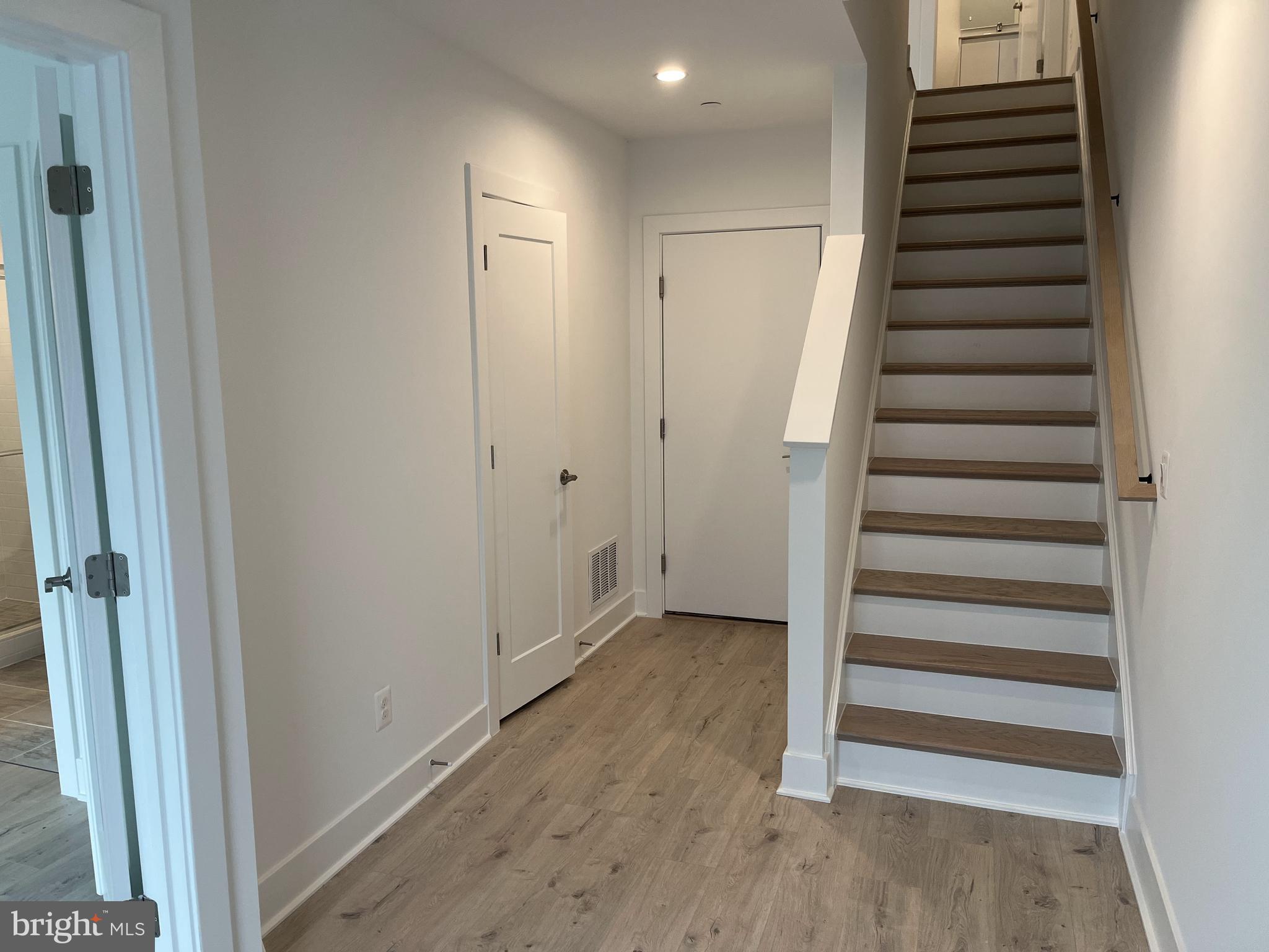 TYSONS RIDGE - Residential Lease