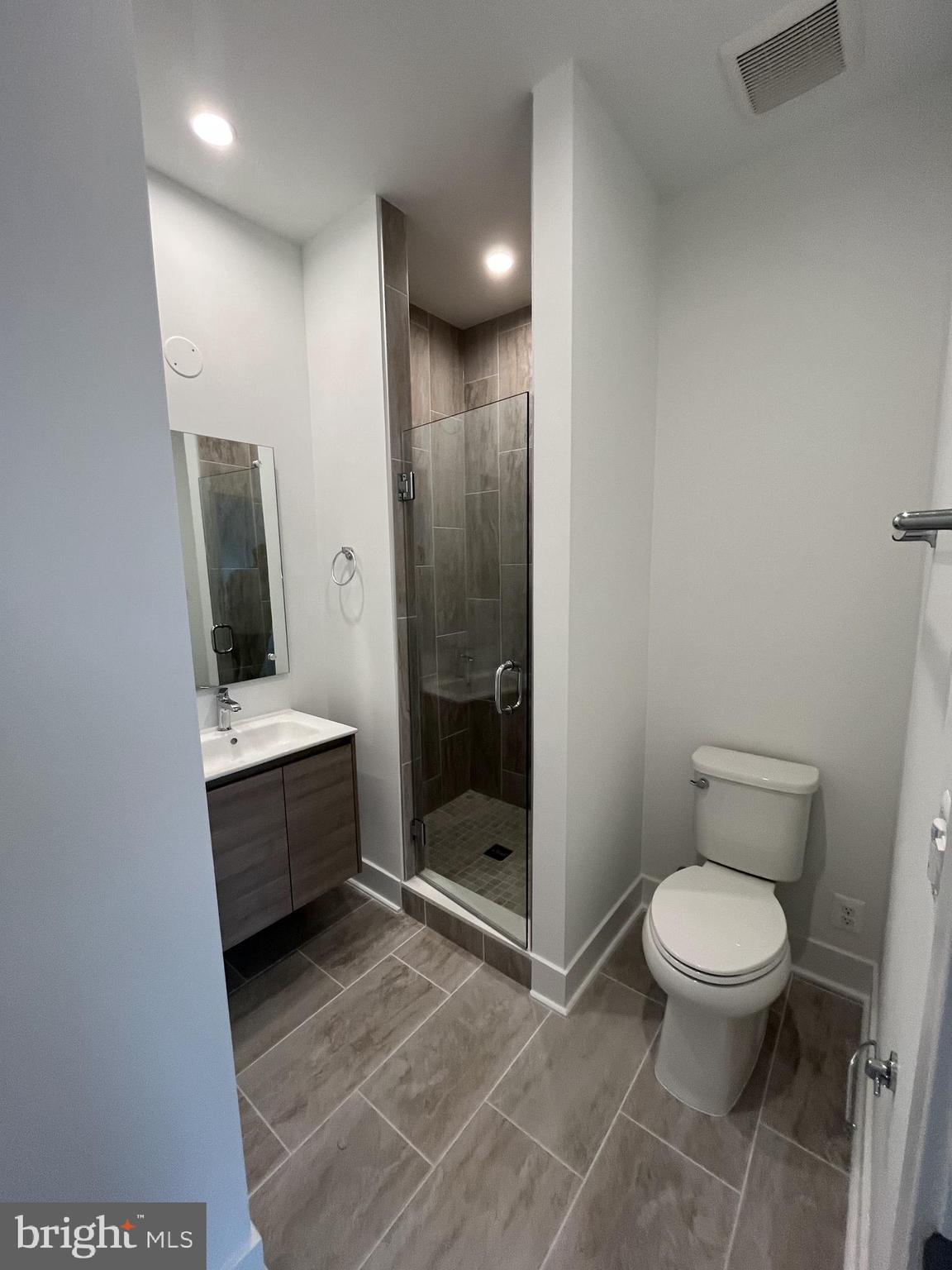 TYSONS RIDGE - Residential Lease