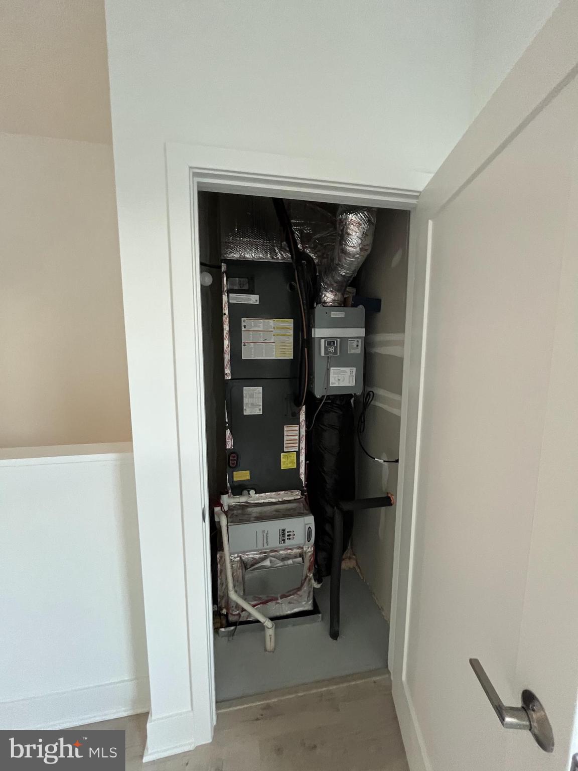 TYSONS RIDGE - Residential Lease