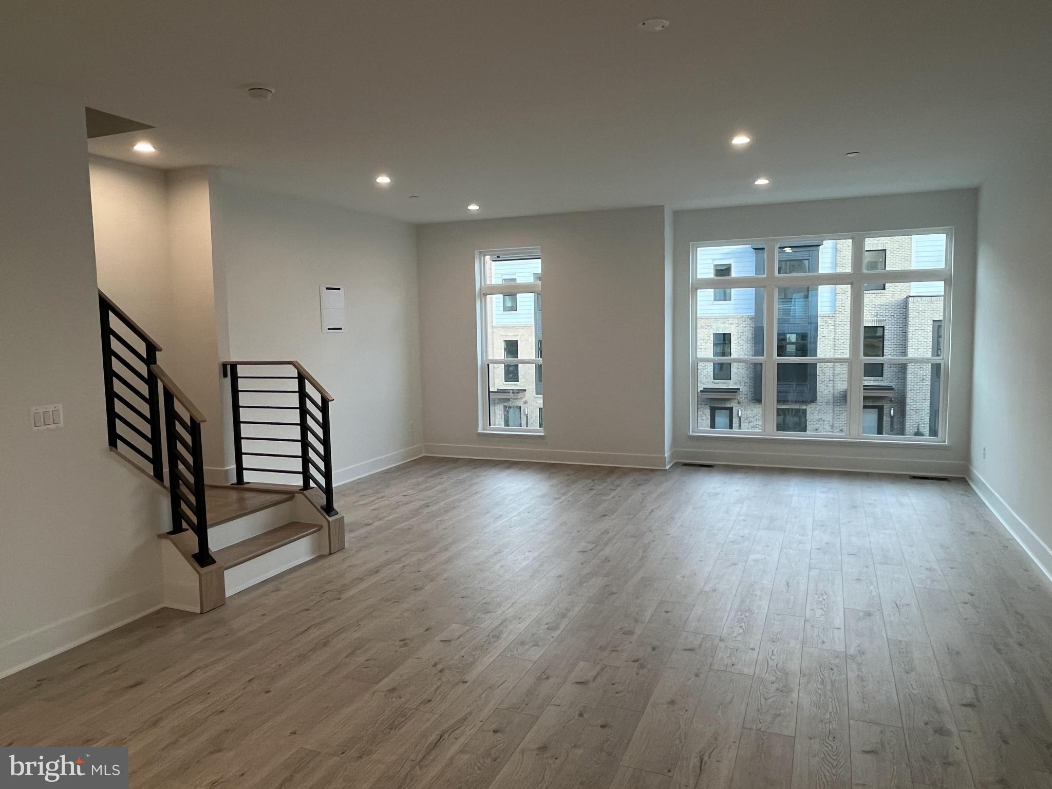 TYSONS RIDGE - Residential Lease