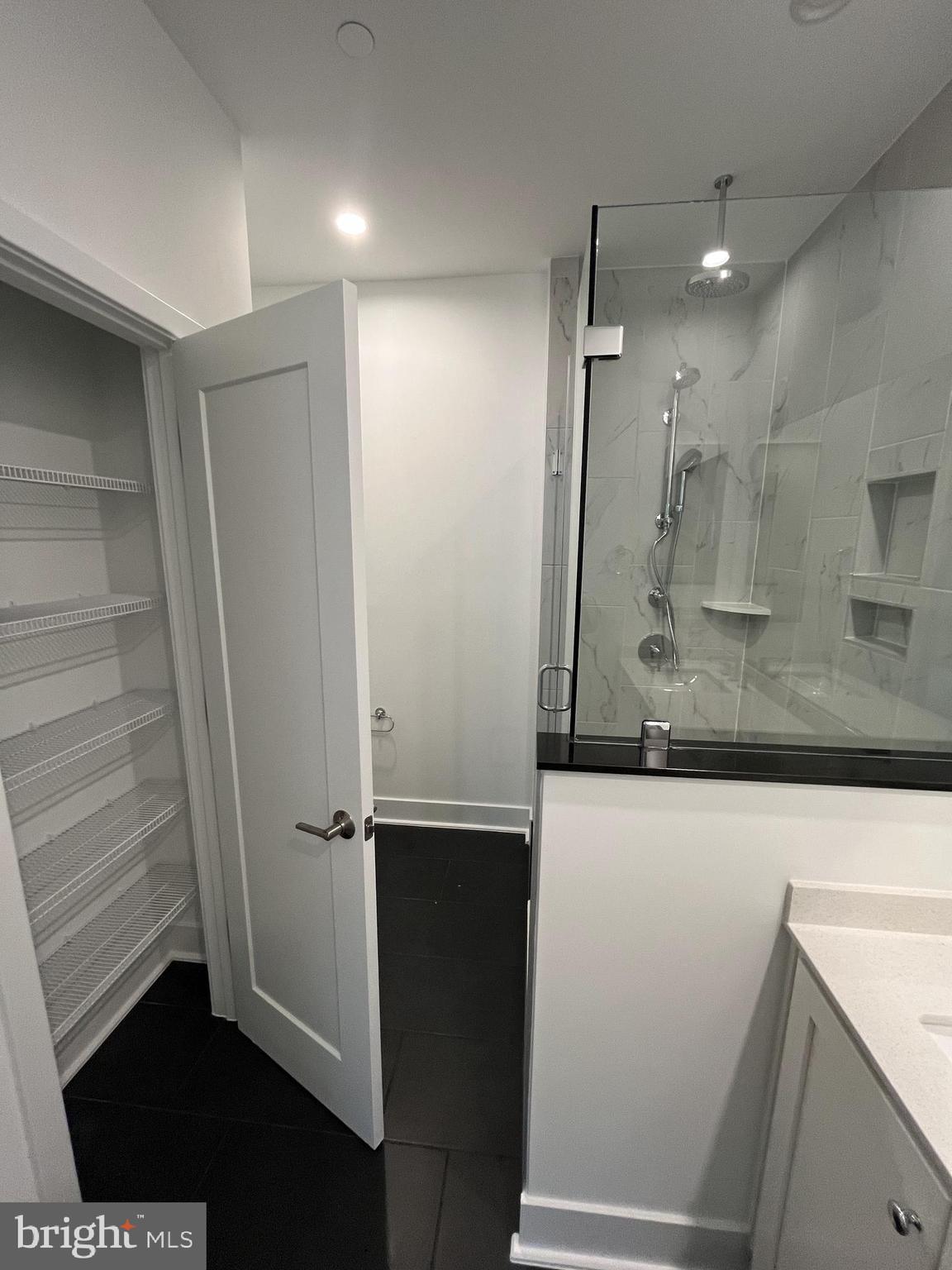 TYSONS RIDGE - Residential Lease