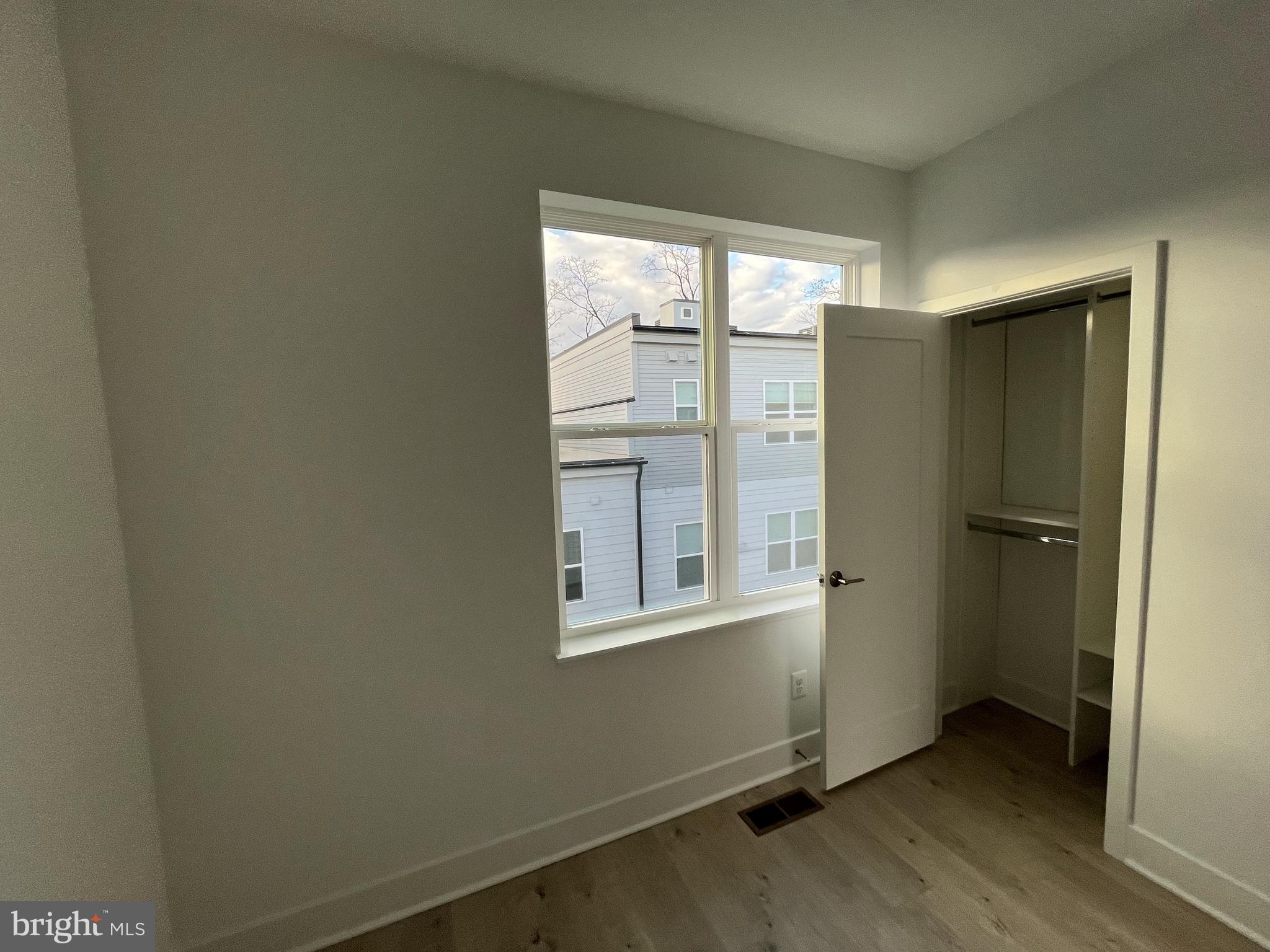 TYSONS RIDGE - Residential Lease