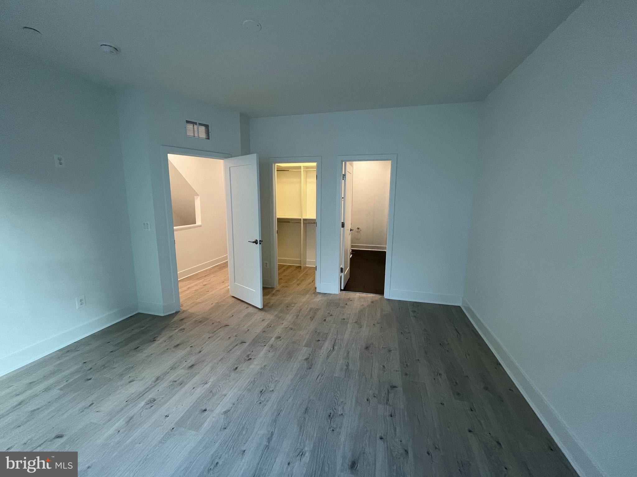 TYSONS RIDGE - Residential Lease