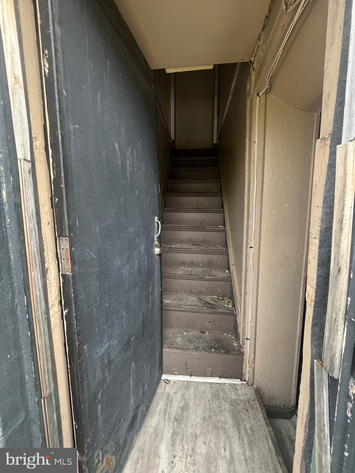 ELLWOOD PARK - Commercial Sale