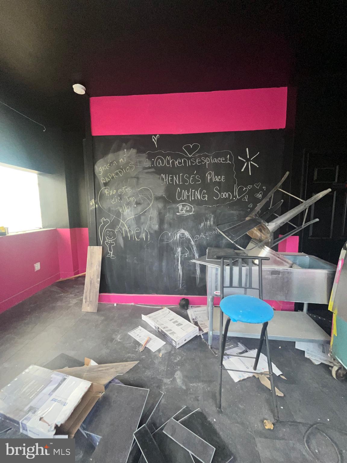 ELLWOOD PARK - Commercial Sale