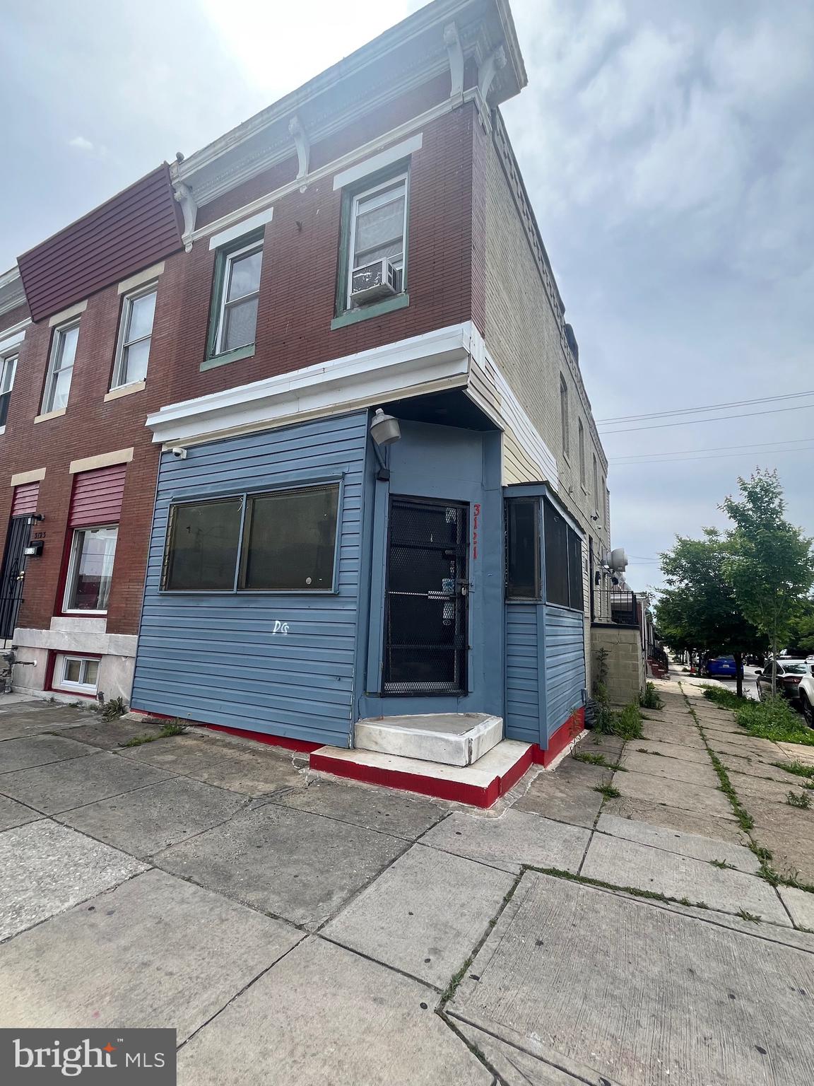 For Sale: Prime Mixed-Use Property – 3121 E Monument St, Baltimore, MD 21205
Discover an exceptional investment opportunity in the heart of East Baltimore! This well-maintained mixed-use commercial property offers both residential and business potential, making it ideal for owner-occupants, entrepreneurs, or savvy investors.
Property Highlights:
*Street-Level Commercial Space: Perfect for retail, office, or service-based business with great visibility and steady foot traffic.
*Upstairs 1-Bedroom Apartment: A comfortable living space featuring a separate entrance—ideal for rental income or live-work flexibility.
*Location, Location, Location: Situated along the bustling Monument Street corridor, just minutes from Johns Hopkins Hospital, Patterson Park, and major public transit routes.
All restaurant equipment conveys, and this property is being sold strictly as is!!