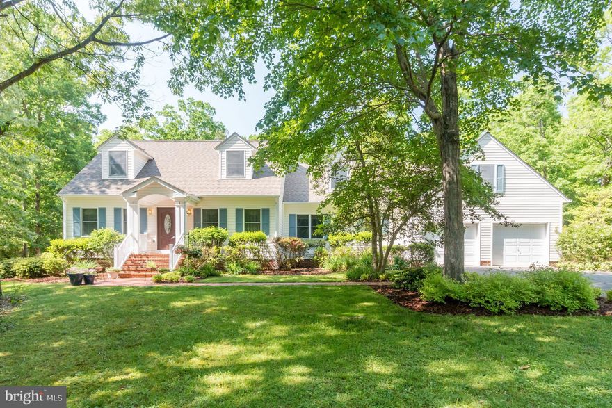 Spacious Cape, tastefully landscaped located in desirable area.1st floor BR + 4 more up. Extensive entertaining areas inside & out. FR w/ hardwood floors/wetbar/fireplace/game area.Leading to private oasis-inground pool w/ stamped patio/ w/ natureabounding. Master BR suite complete w/ sitting area, 2 walk in closets, deluxe bath w/ soaking tub/dual vanities/sep shower.Bonus area above garage!