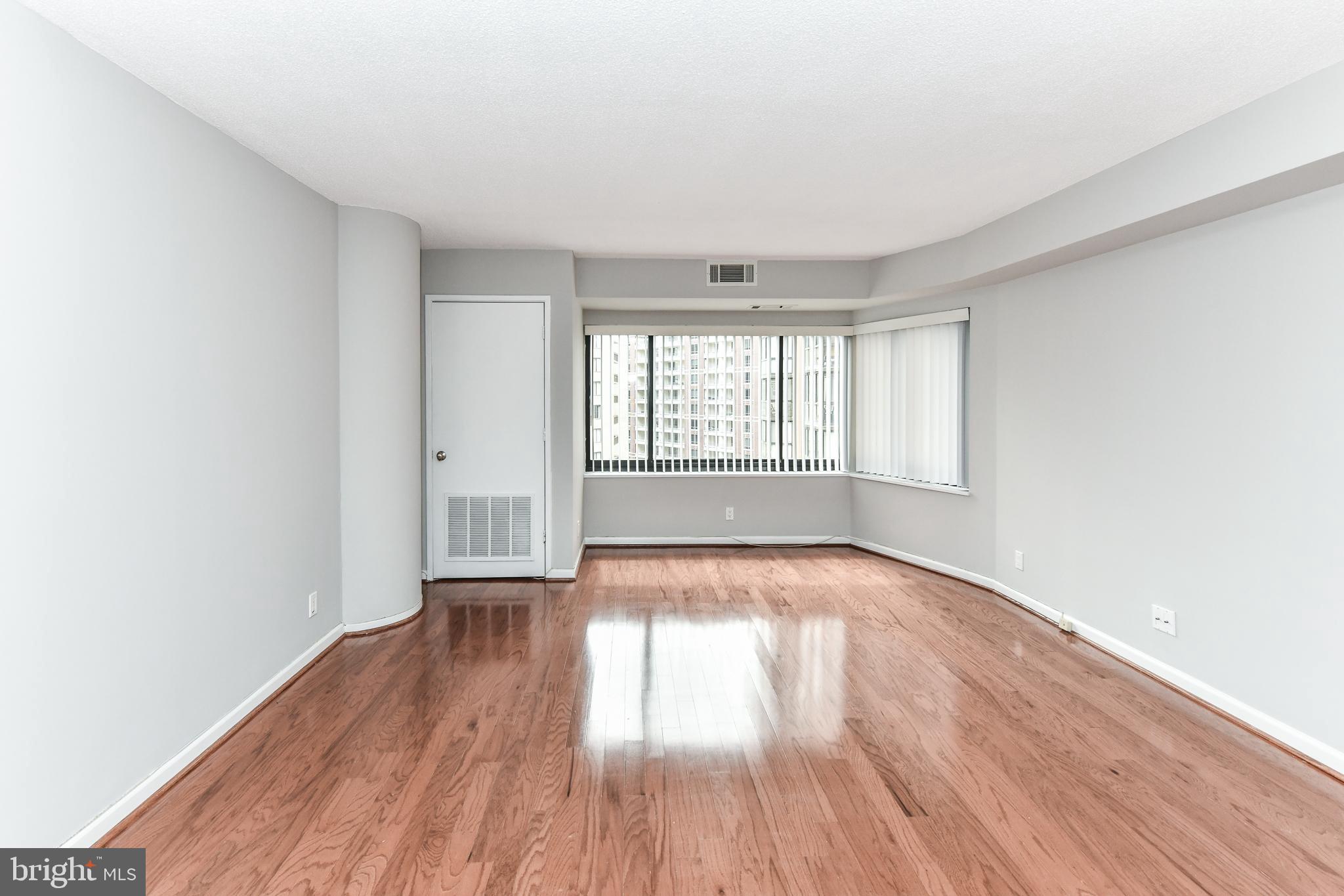 900 N STAFFORD STREET 1612