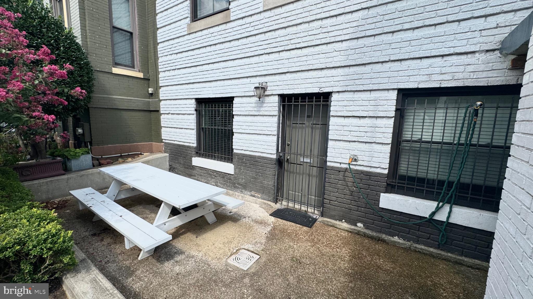 523 8TH STREET NE T-1