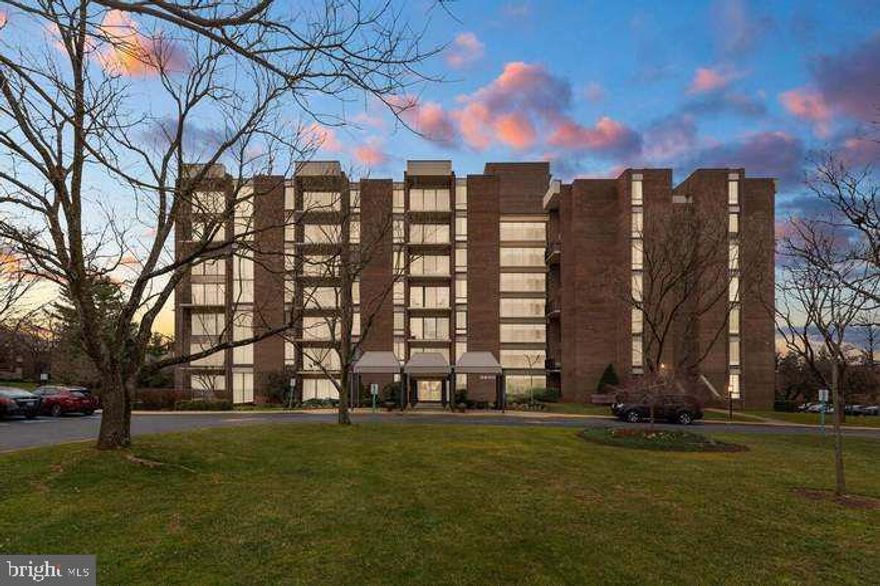Beautiful unit. Clean, sunny and bright. Very spacious for 1 bed 1 bat. Move in condition. Wood floor. stainless steel appliances in kitchen with newer white cabinets. Separate spacious dining area. Beautiful view from the 5th floor balcony.  CLOSE TO COMMUTER ROUTES, METRO (Forest Glen)  and MARK TRAIN and I-495.
