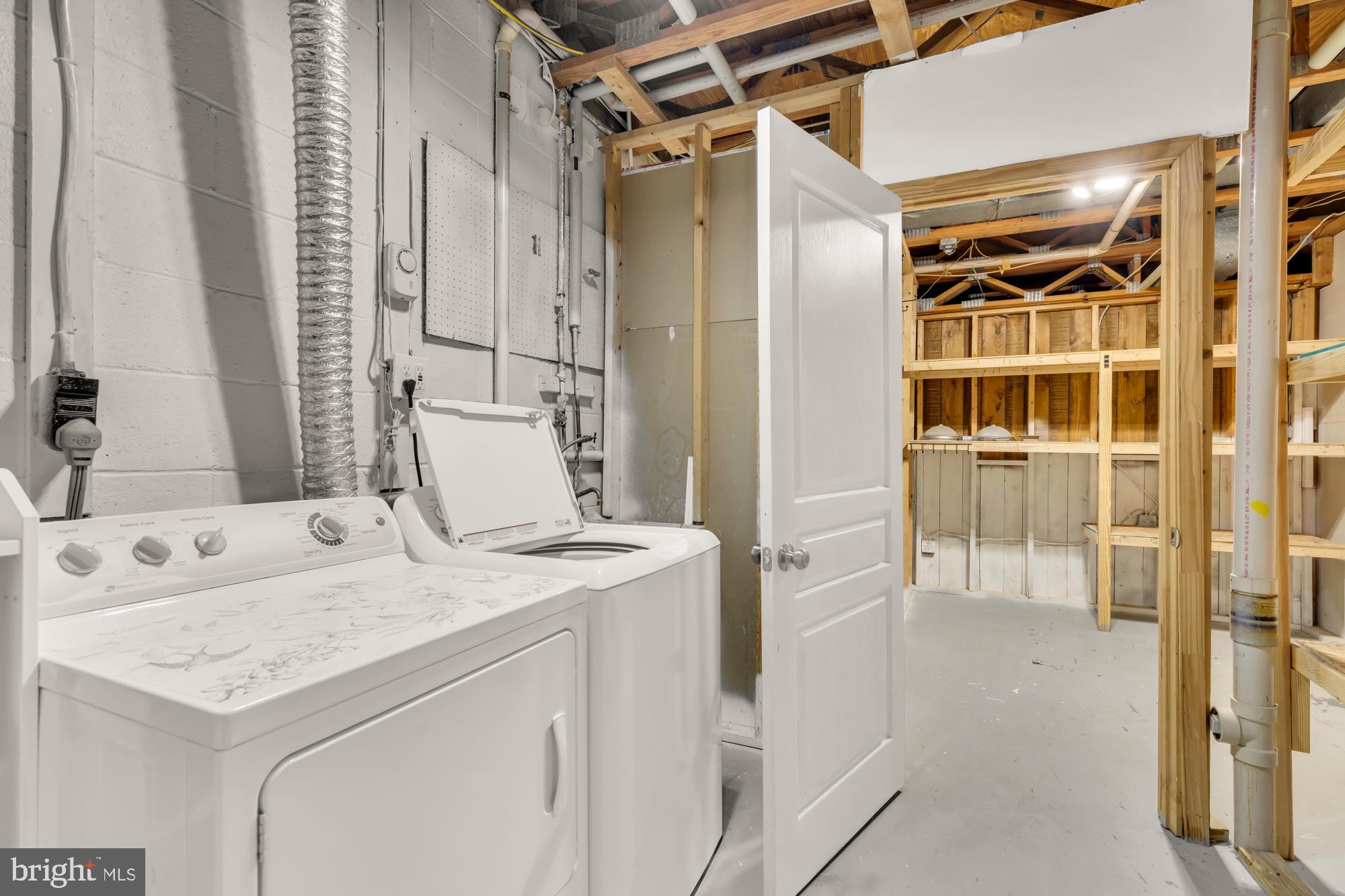 WOODMARK OF LAKE RIDGE - Residential