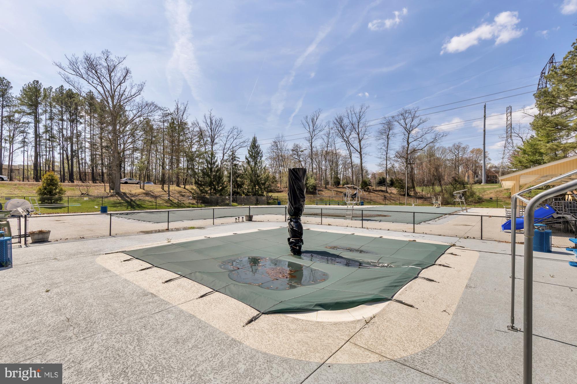 WOODMARK OF LAKE RIDGE - Residential