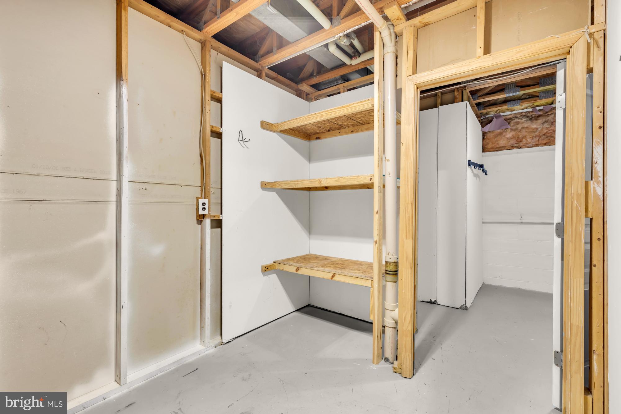 WOODMARK OF LAKE RIDGE - Residential