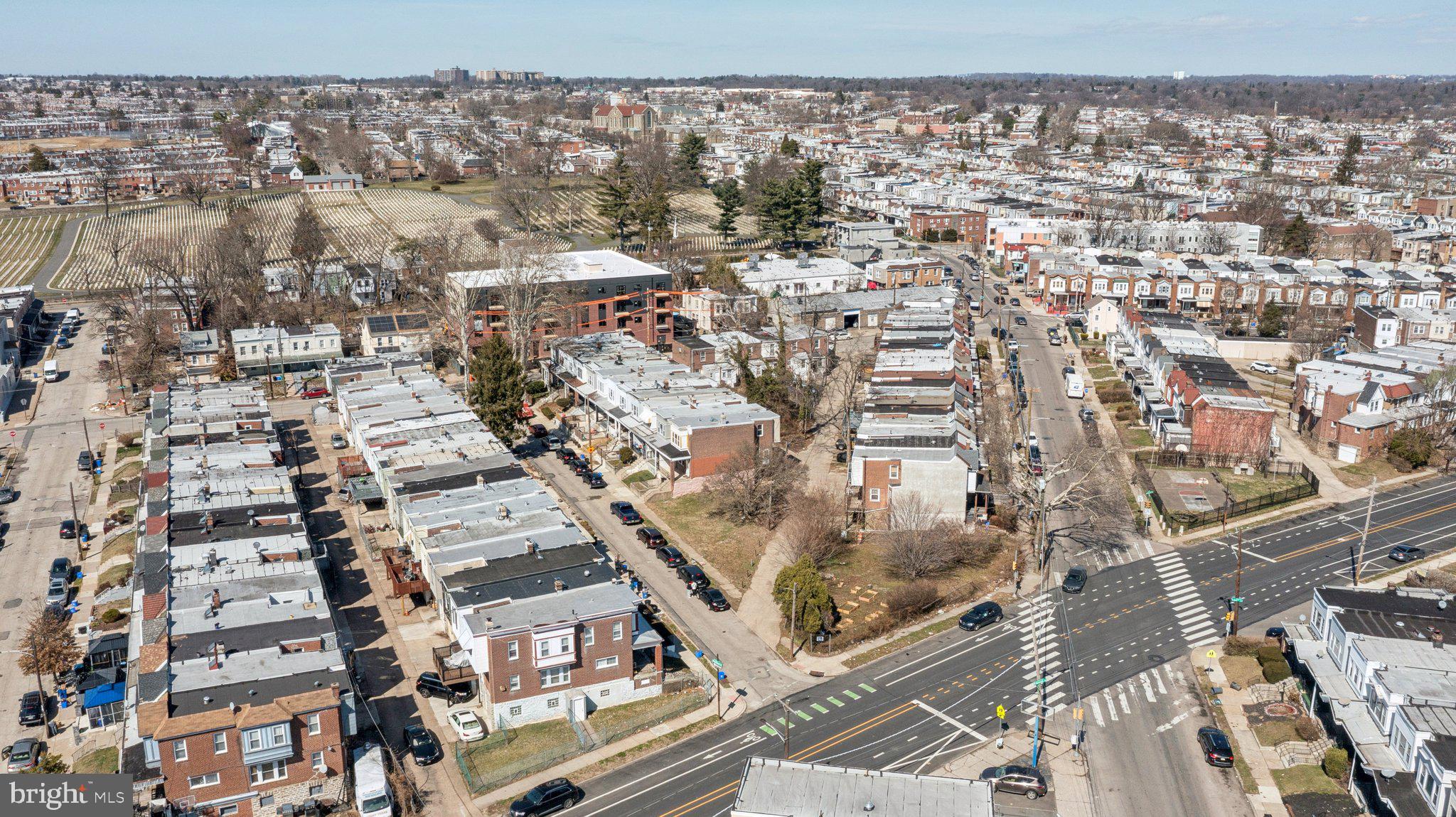 WEST OAK LANE - Land