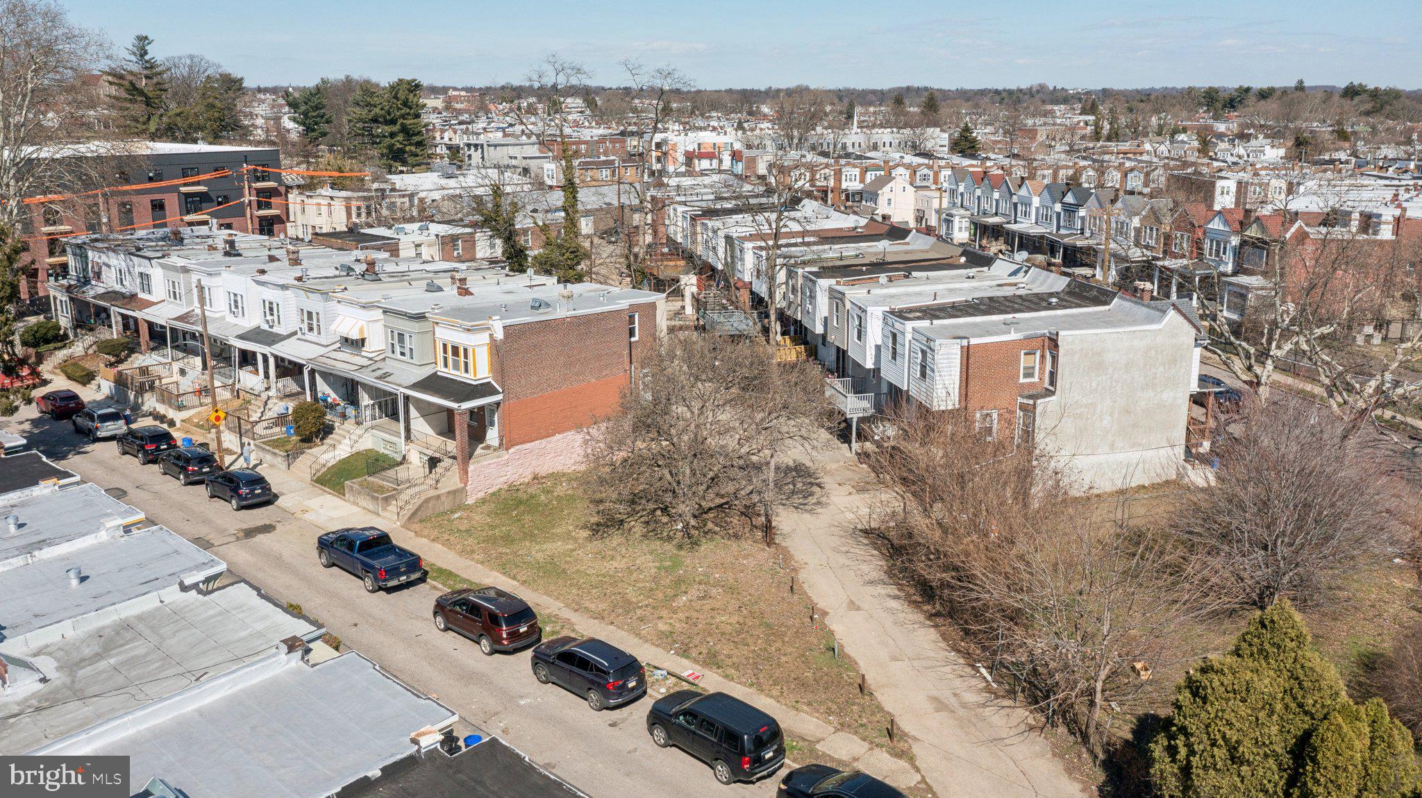 WEST OAK LANE - Land