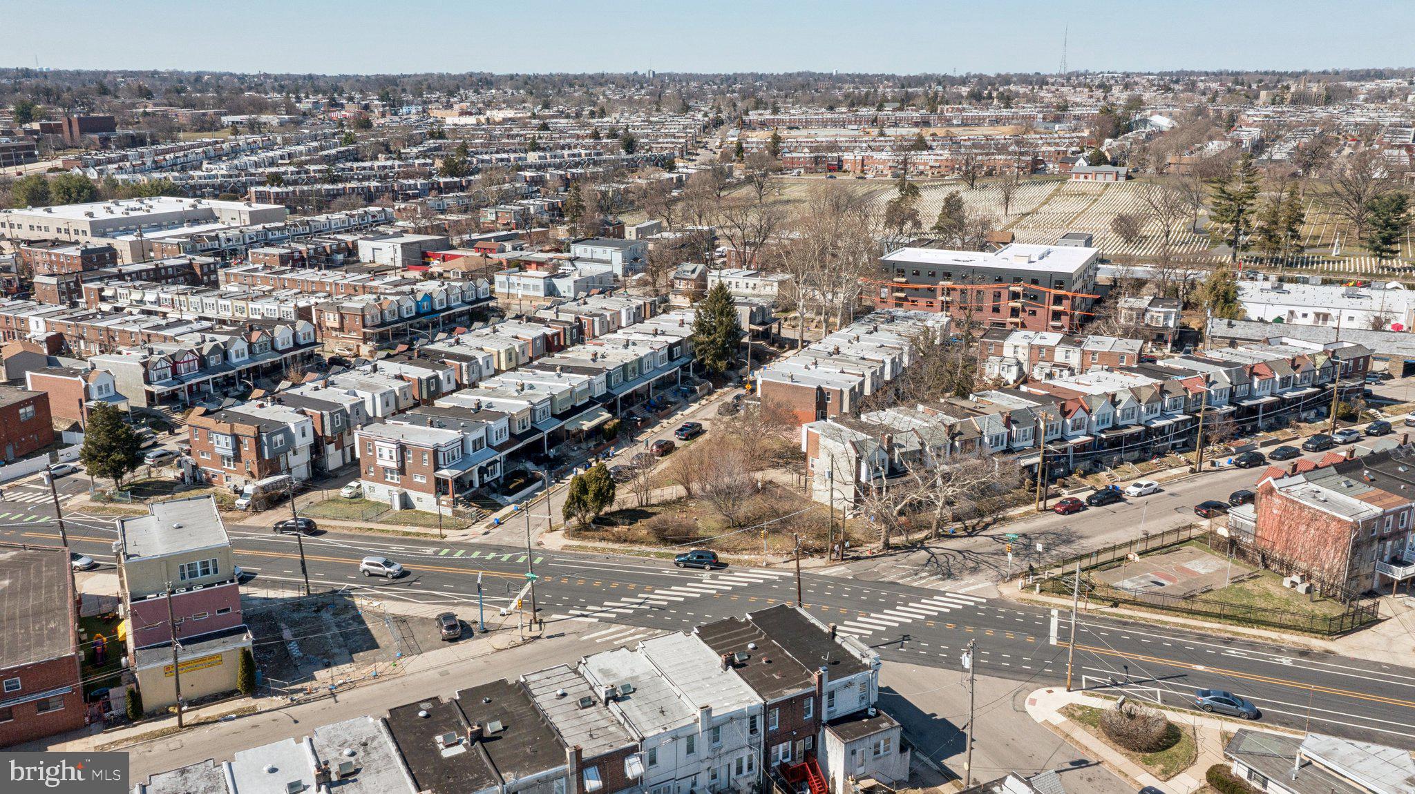 WEST OAK LANE - Land