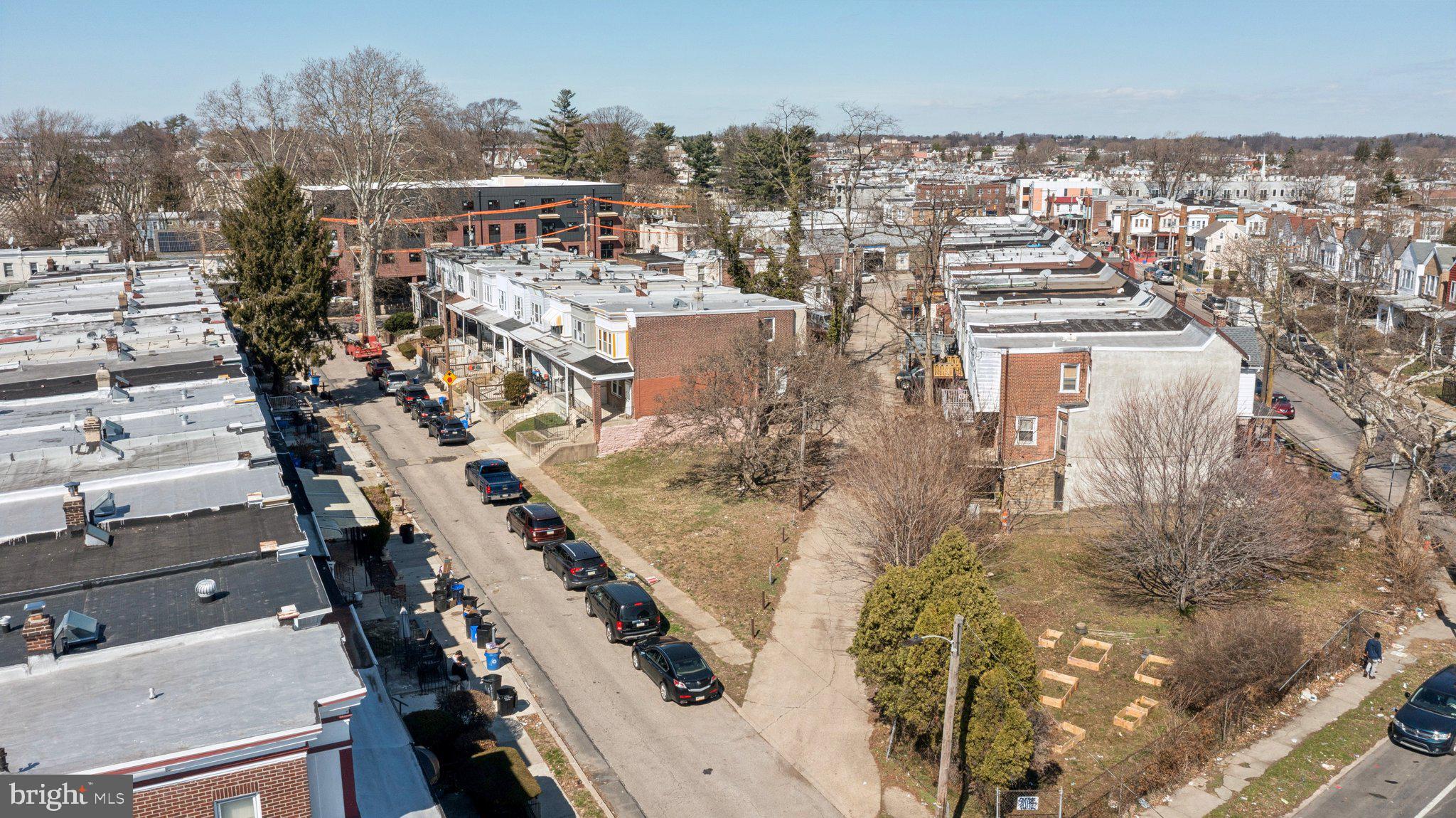 WEST OAK LANE - Land