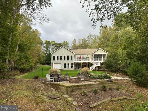 5501 OAK COURT MINERAL VA 23117
