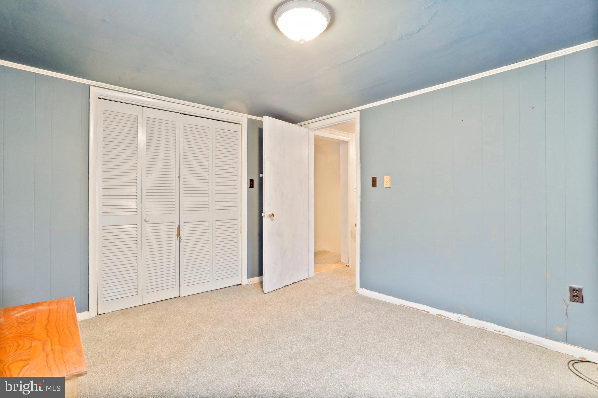 MAUGANSVILLE - Residential