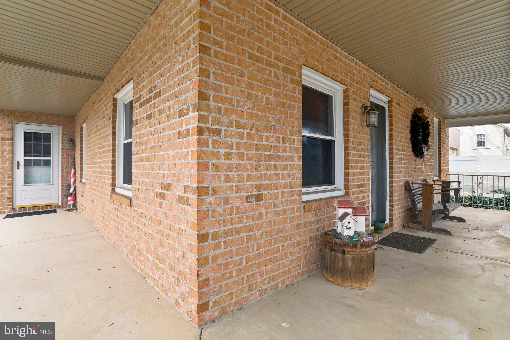 MAUGANSVILLE - Residential