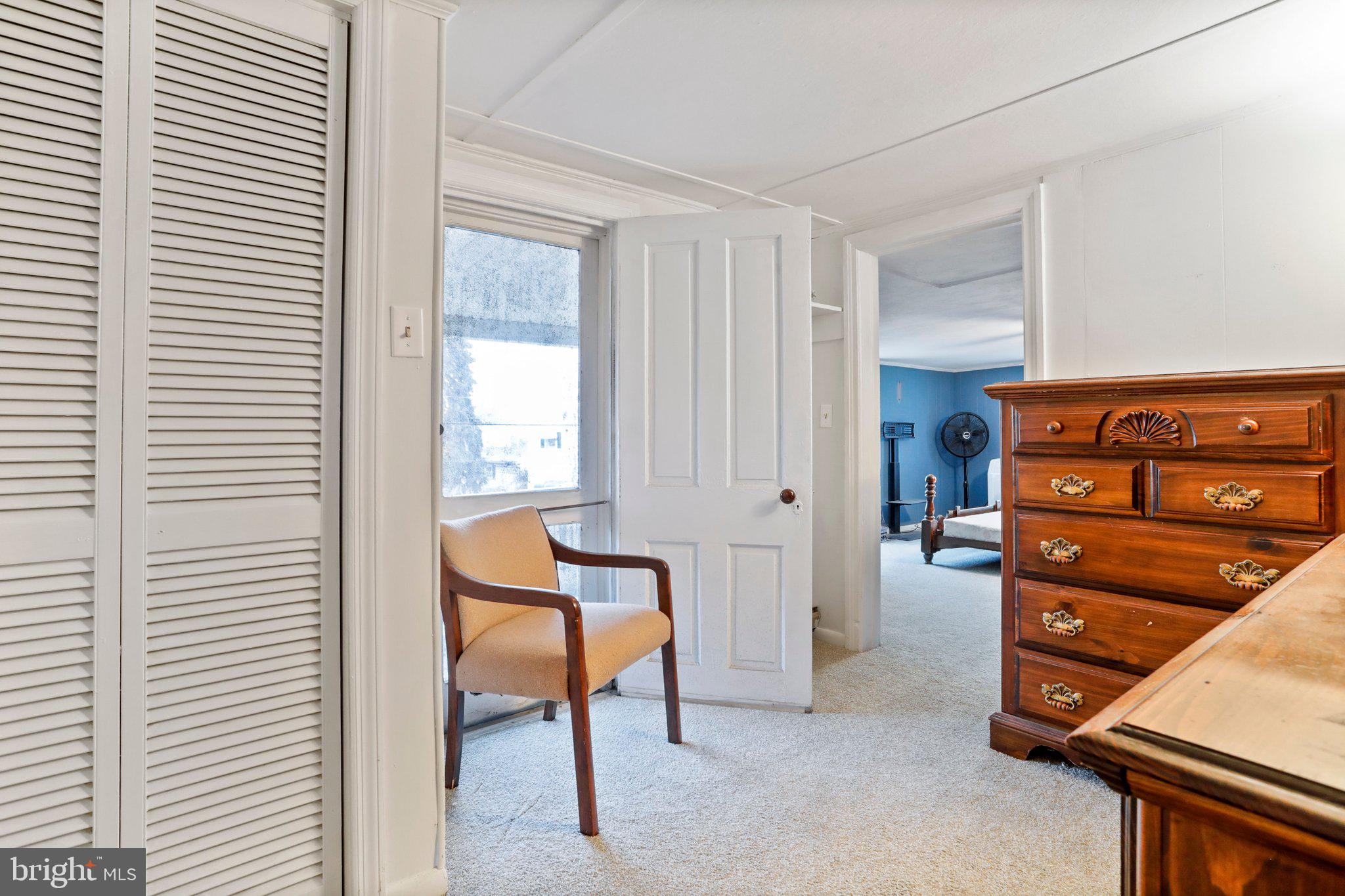 MAUGANSVILLE - Residential