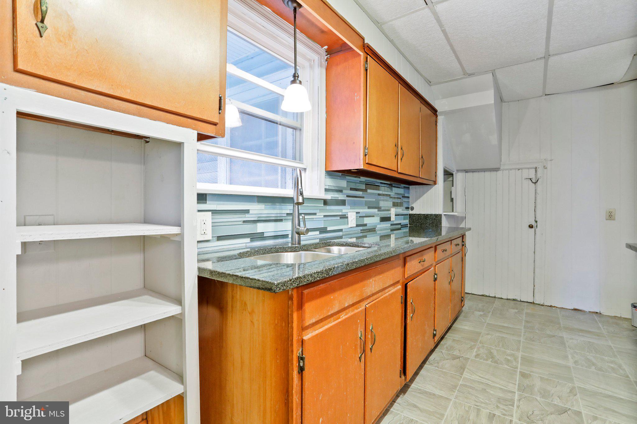 MAUGANSVILLE - Residential