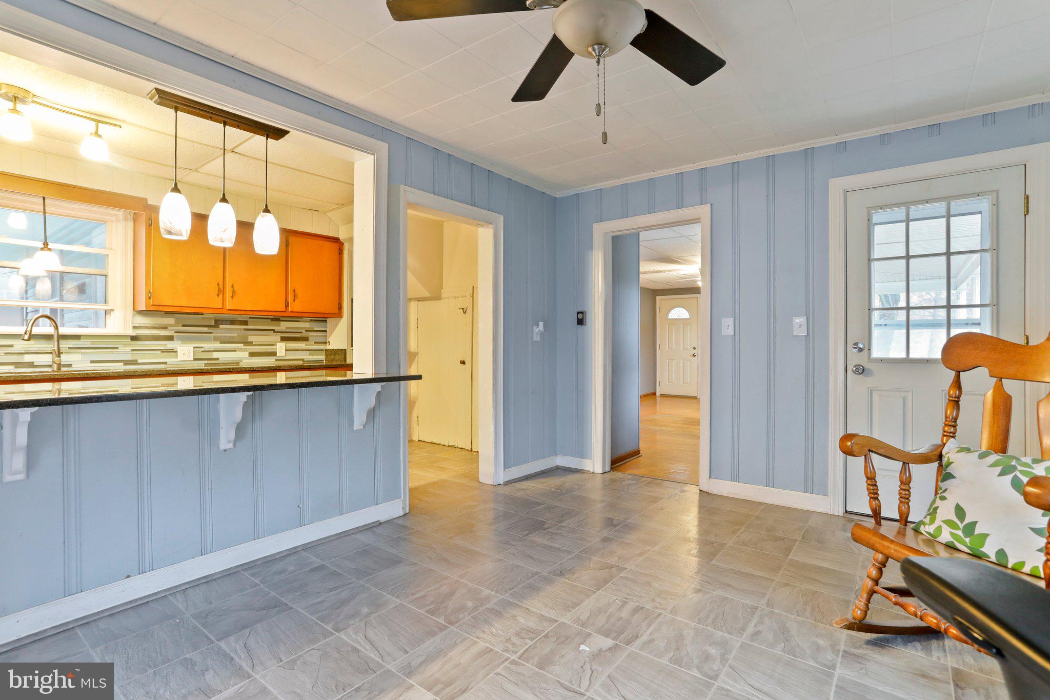 MAUGANSVILLE - Residential